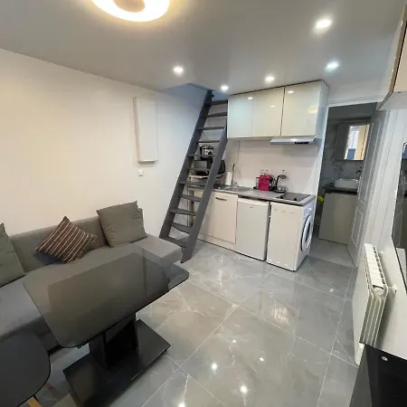 Maisonette De 25m2 A La Porte De Paris Semesterbostad