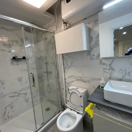 Semesterbostad Maisonette De 25m2 A La Porte De Paris Gentilly