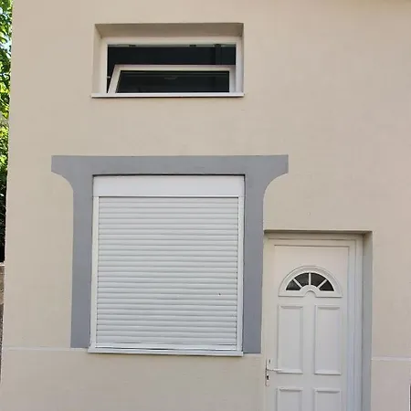 Maisonette De 25m2 A La Porte De Paris * Gentilly