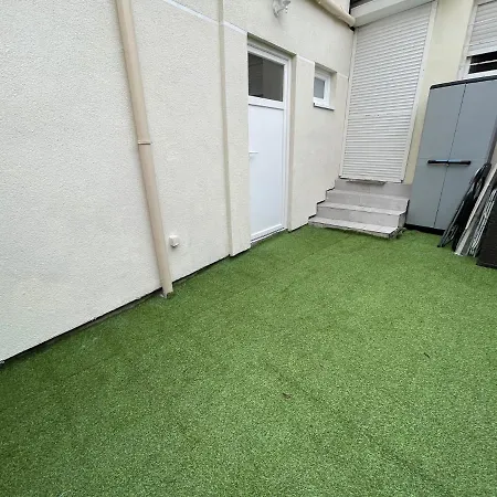 Maisonette De 25m2 A La Porte De Paris Vakantiehuis Gentilly